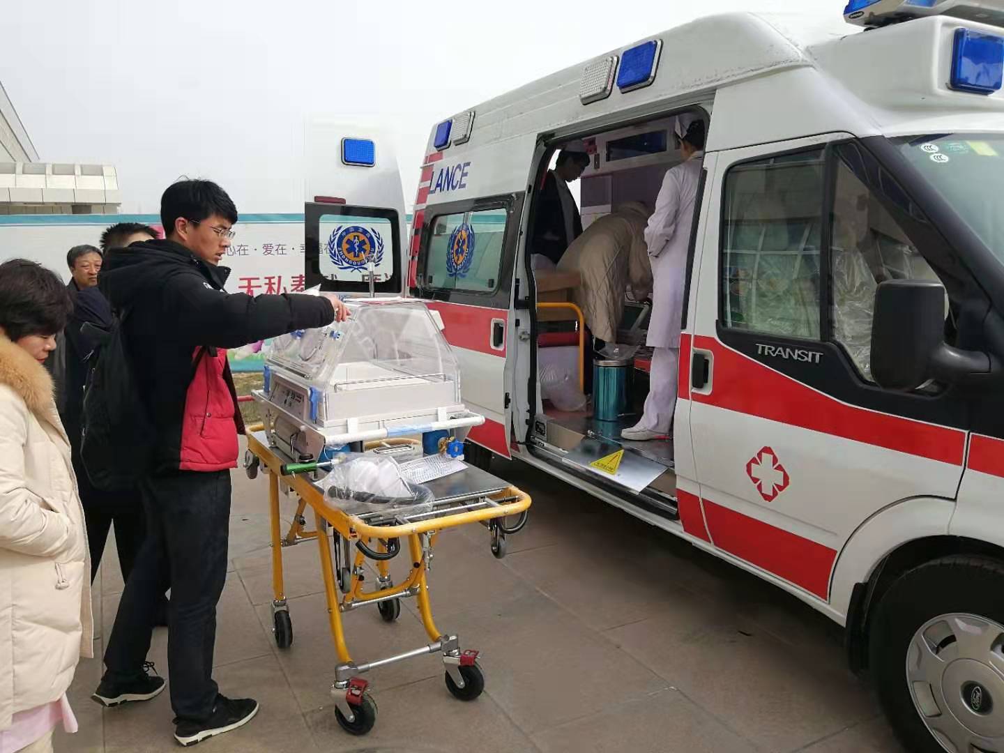东兴市救护车转院